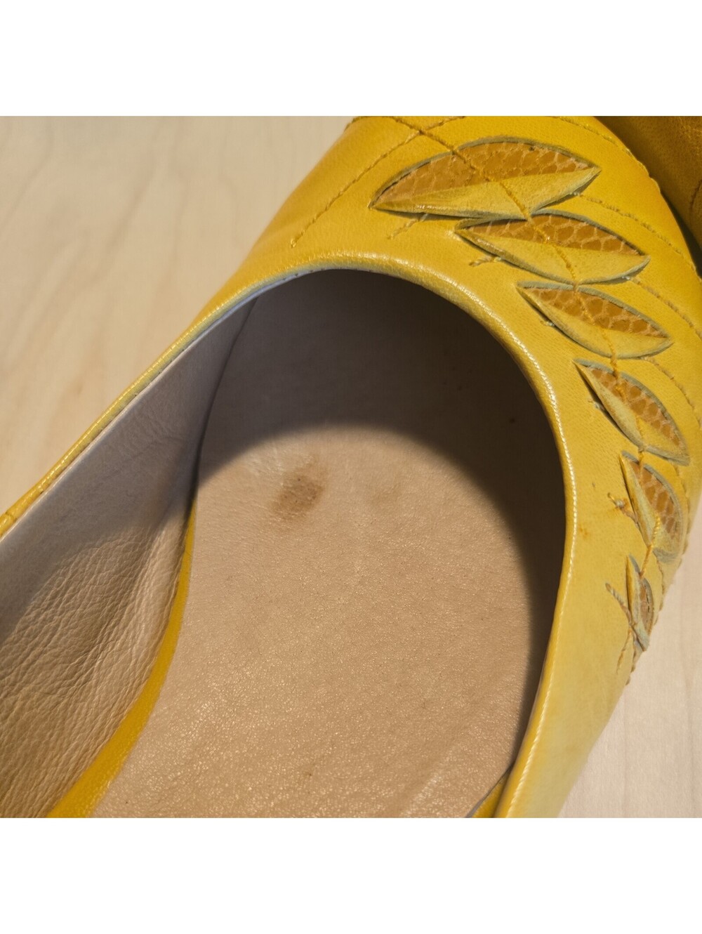 Miz Mooz flats shoes Yellow Sz 10 Leather Womens - Picture 6 of 12